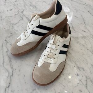 Botique Forte Classic White and Black Women’s Sneakers Size 39 / 8.5